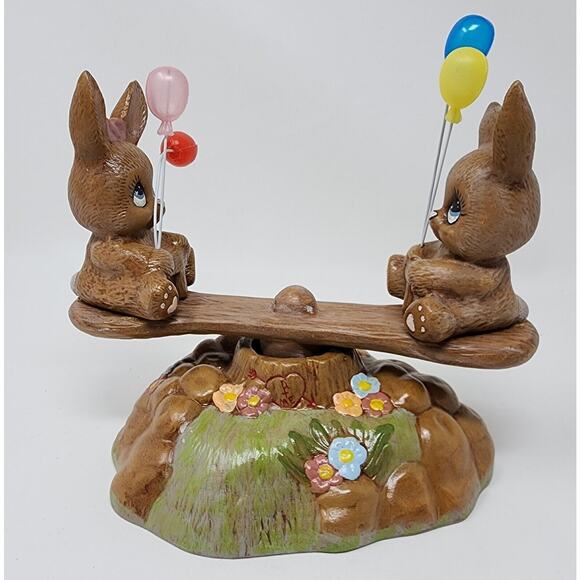 Vtg 1982 Dona's Ceramic Molds Bunnies Balloons Plays It's A Small World U114 - Picture 1 of 6
